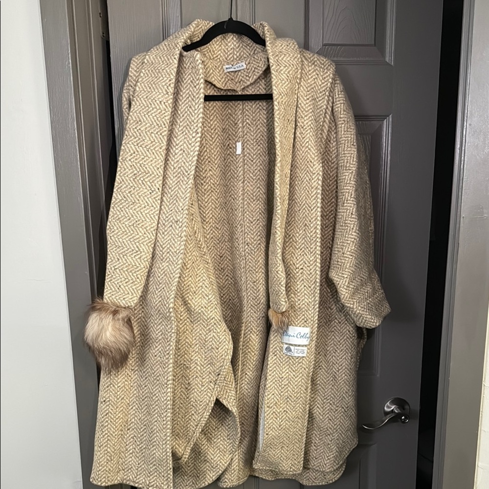 Cream Long Open-Front Cardigan with Faux Fur Cuffs